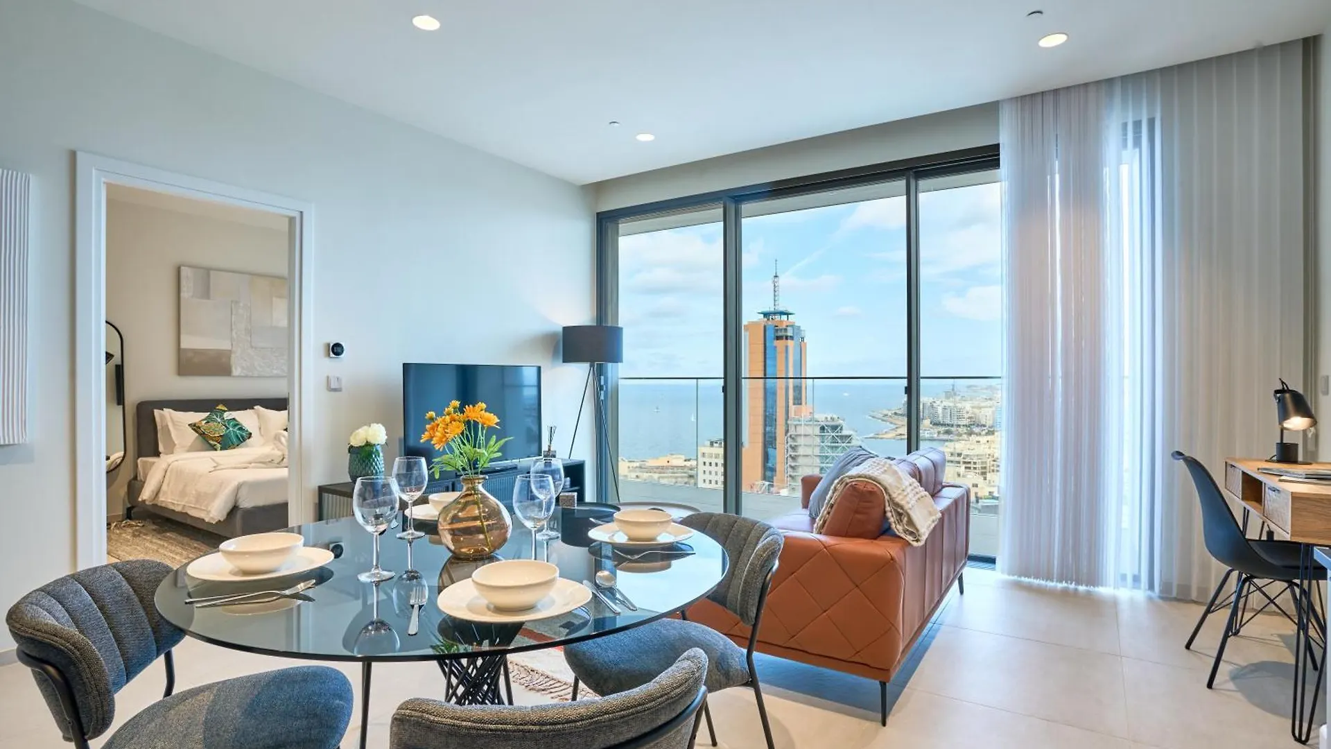 Mercury One Bedroom Haven With Fantastic Views San Ġiljan Apartment